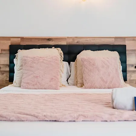 10 Luxe By Lirios Village * 马尔韦利亚