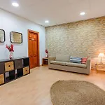 10 Luxe By Lirios Village *