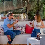 10 Luxe By Lirios Village فيلة