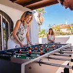 10 Luxe By Lirios Village *