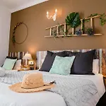 10 Luxe By Lirios Village فيلة *