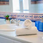 10 Luxe By Lirios Village ماربيا