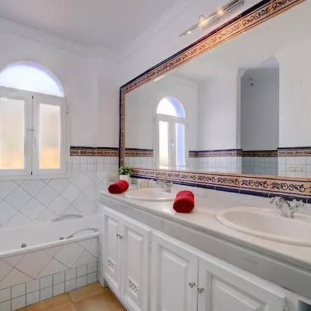 Villa 10 Luxe By Lirios Village *