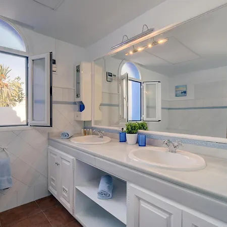 10 Luxe By Lirios Village