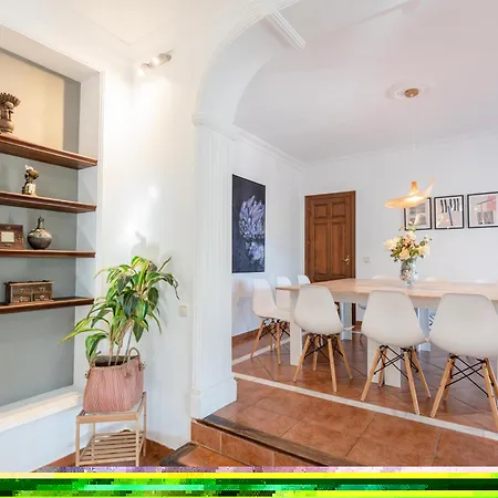 10 Luxe By Lirios Village Villa