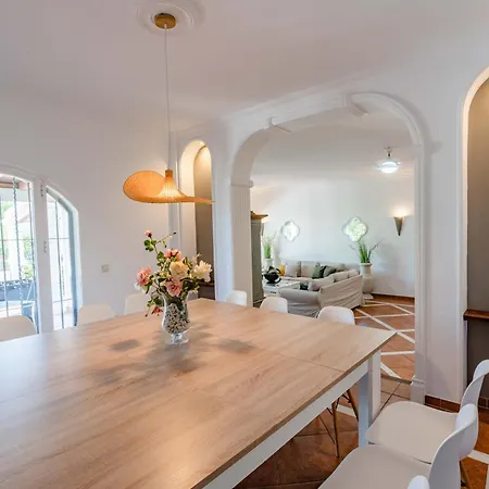 10 Luxe By Lirios Village