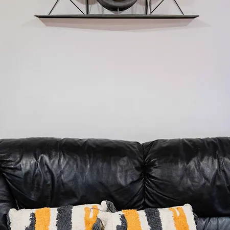 10 Luxe By Lirios Village *