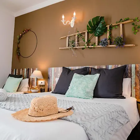 10 Luxe By Lirios Village Villa *