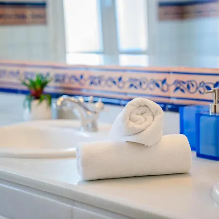 10 Luxe By Lirios Village Marbella