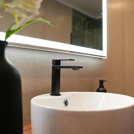 10 Luxe By Lirios Village * Marbella