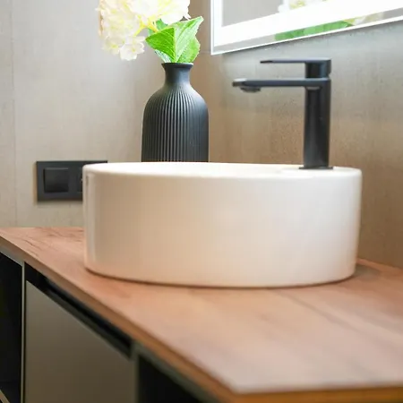 10 Luxe By Lirios Village ماربيا