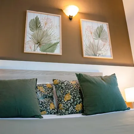 10 Luxe By Lirios Village - Superb Location And Heated Pool *