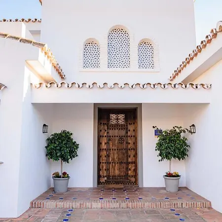 10 Luxe By Lirios Village - Superb Location And Heated Pool * Marbellac
