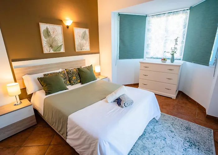 10 Luxe By Lirios Village *