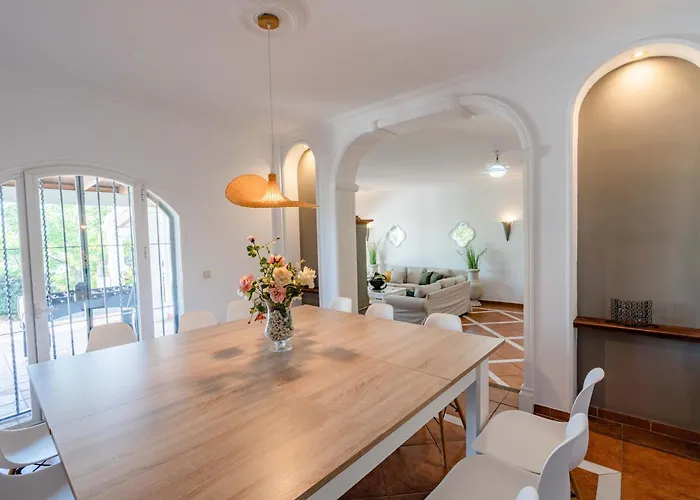 10 Luxe By Lirios Village