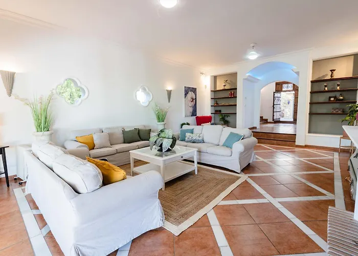 10 Luxe By Lirios Village