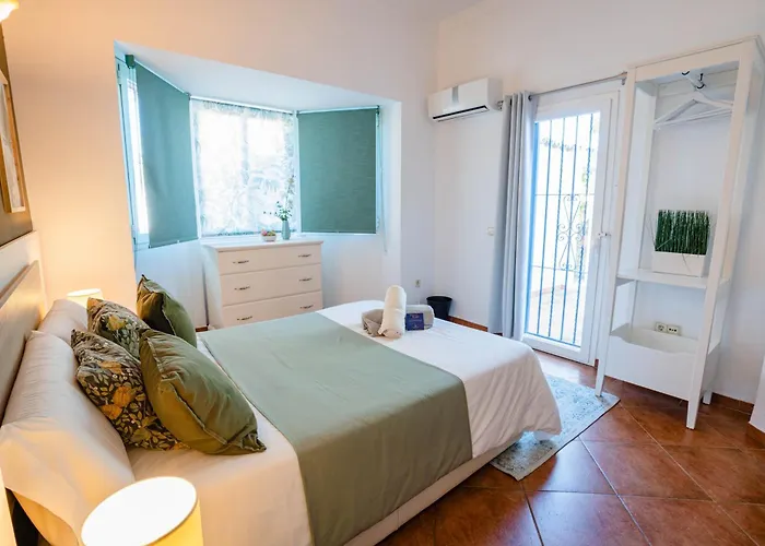10 Luxe By Lirios Village Villa *