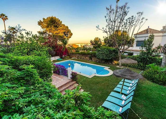 10 Luxe By Lirios Village ماربيا