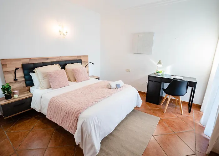 10 Luxe By Lirios Village فيلة