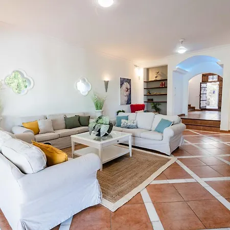 10 Luxe By Lirios Village