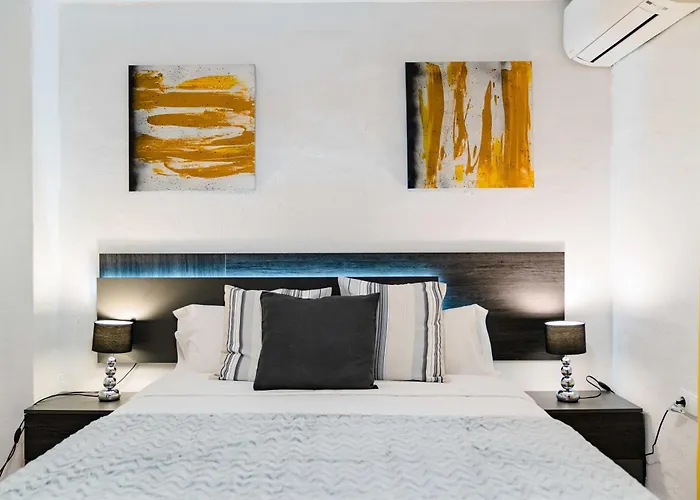 10 Luxe By Lirios Village Villa Marbellac