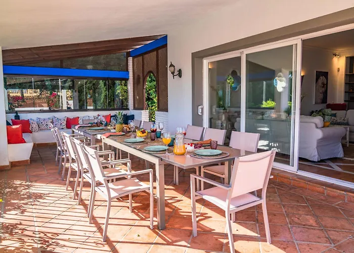 10 Luxe By Lirios Village Villa