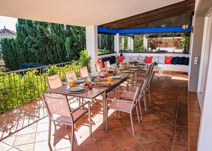 10 Luxe By Lirios Village Marbellac