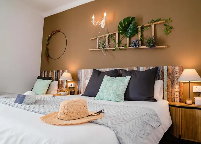 10 Luxe By Lirios Village Villa *